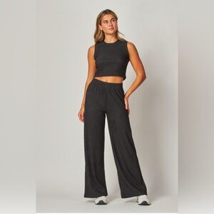 Crinkle Textured Cropped Top Loungewear Set Black Size M